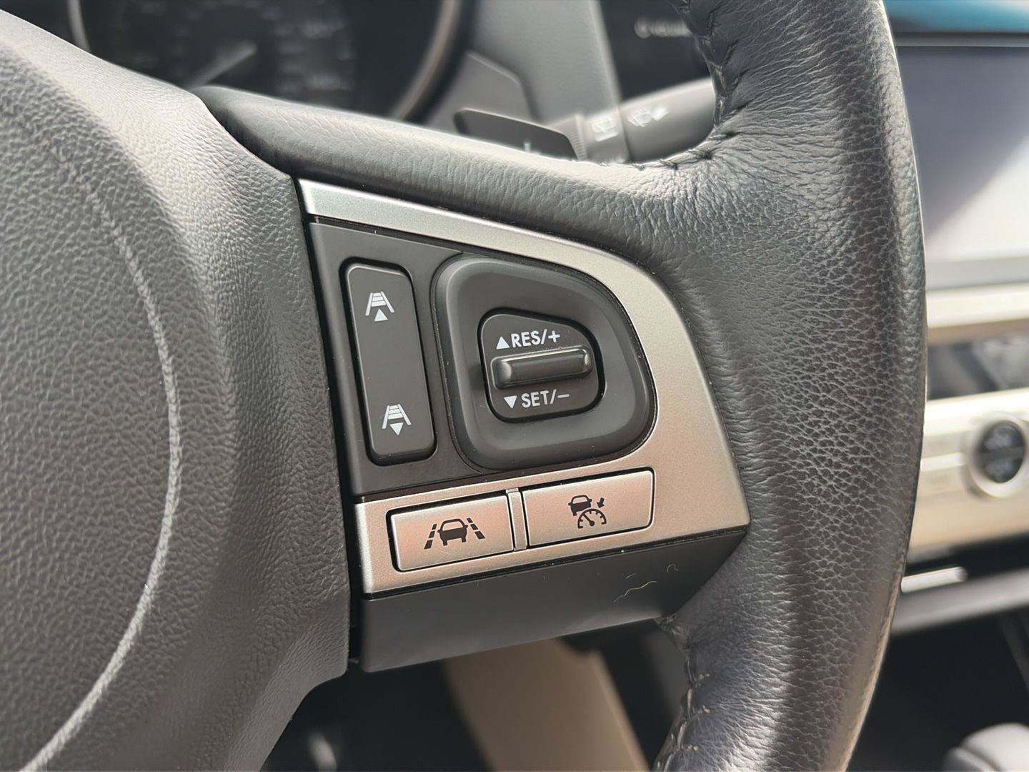 Used 2017 Subaru Outback 2.5i Limited AWD/4WD image 8