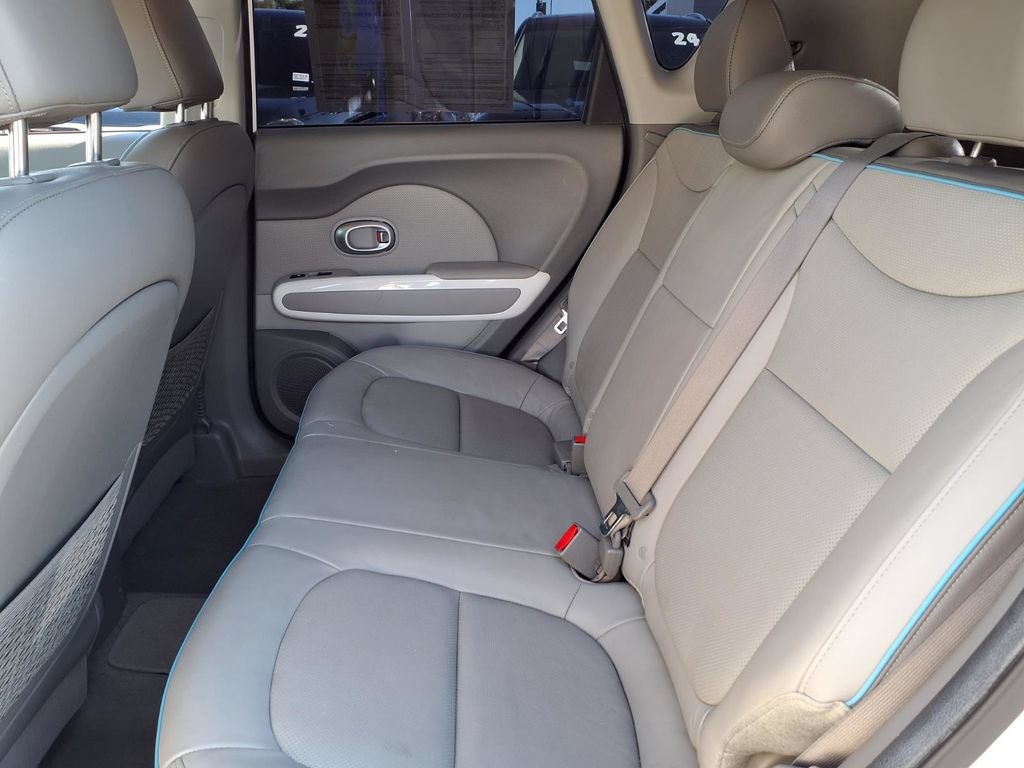 Used 2015 Kia Soul EV + FWD image 8