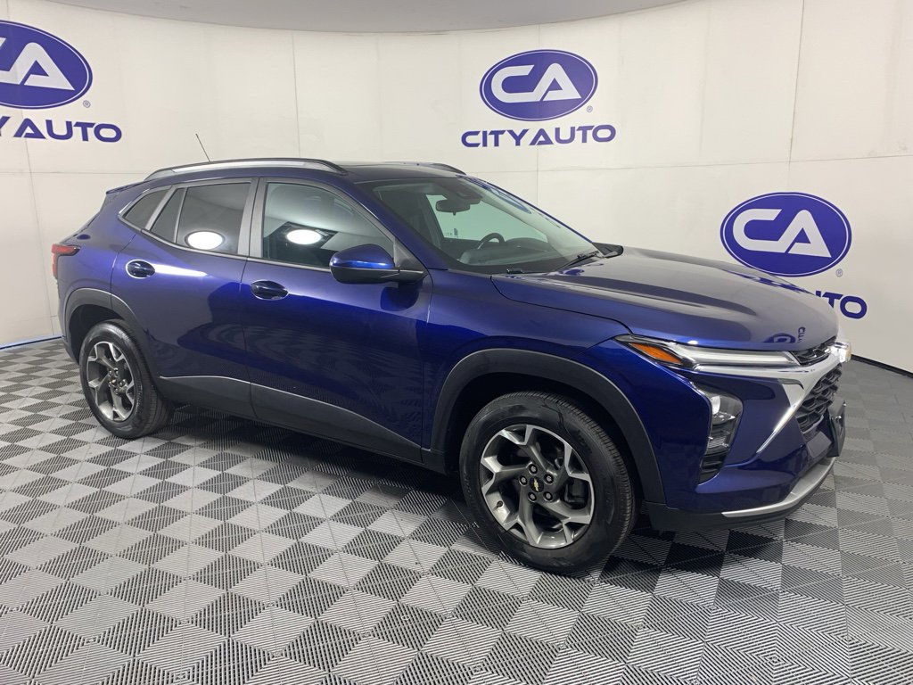 Used 2024 Chevrolet Trax LT w/ Sunroof Package