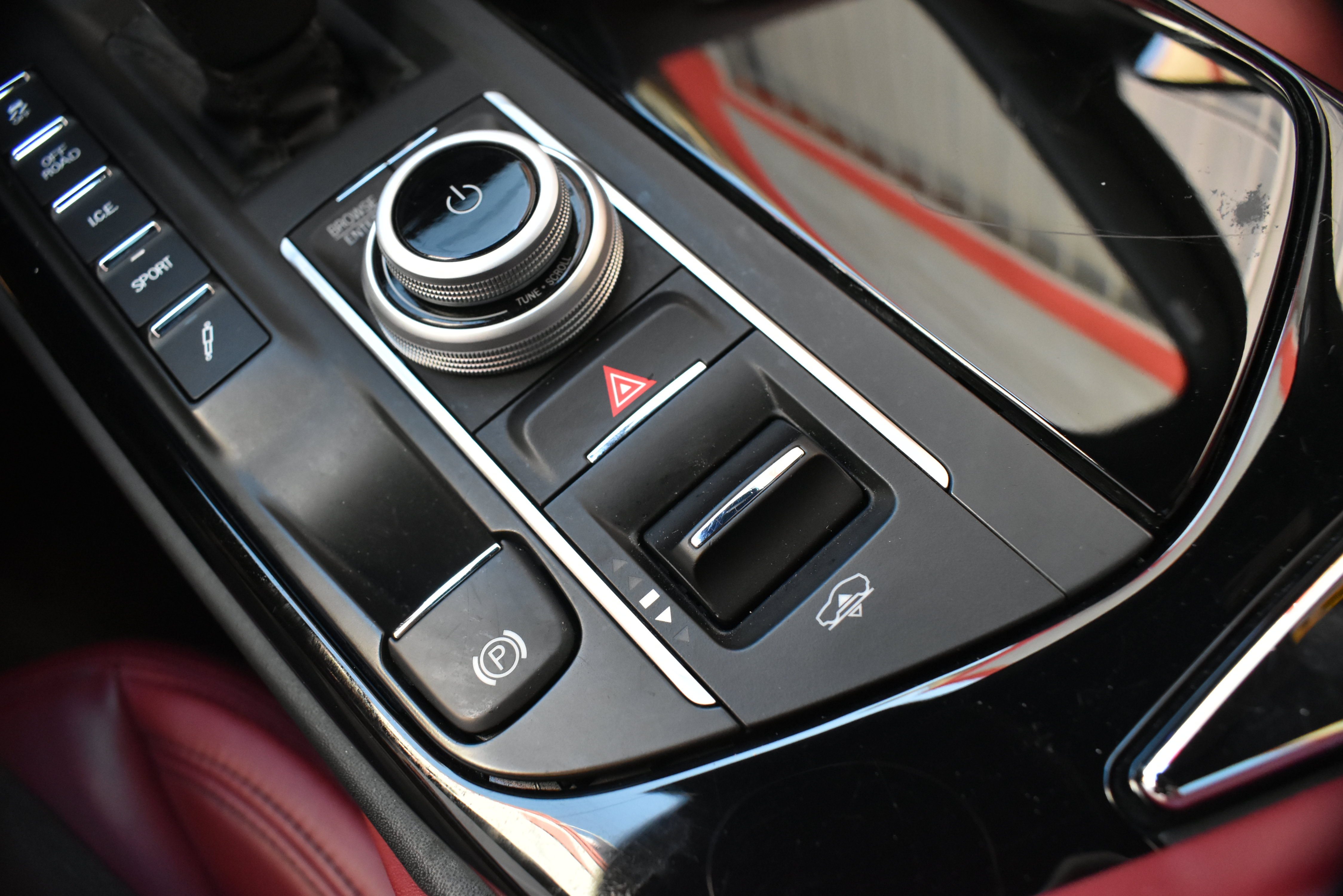 Used 2023 Maserati Levante Modena AWD/4WD image 33