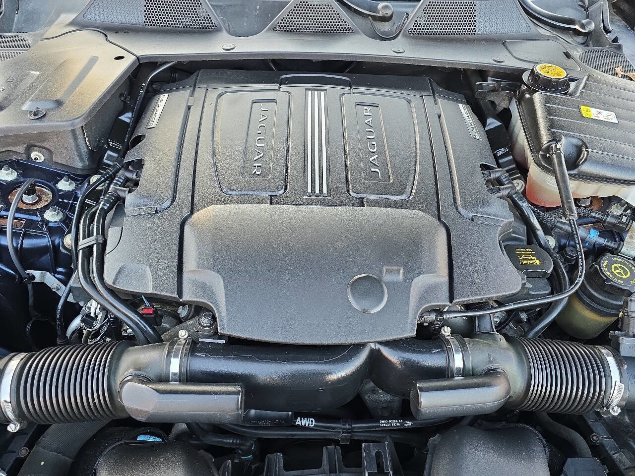 Used 2014 Jaguar XJ L Portfolio image 59