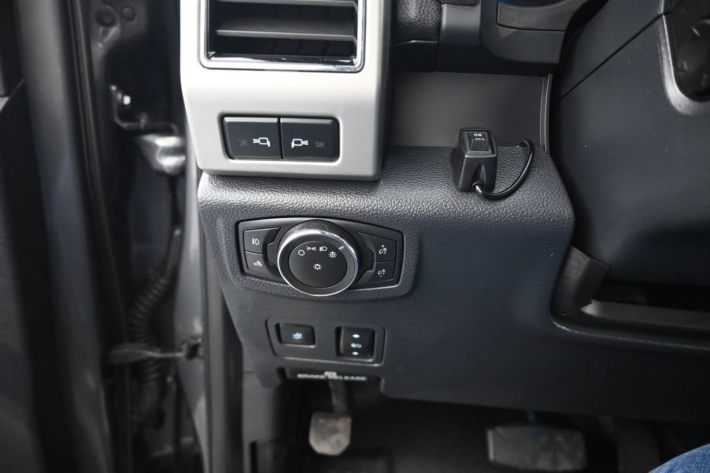 Used 2022 Ford F250 Lariat w/ Tremor Off-Road Package AWD/4WD image 12