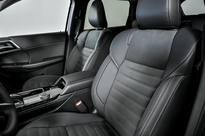 New 2025 Mitsubishi Outlander SE AWD/4WD image 13