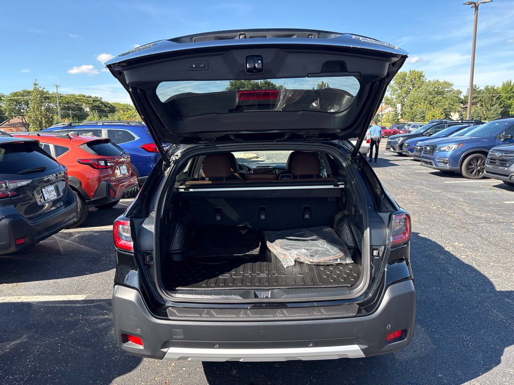 Certified 2023 Subaru Outback Touring AWD/4WD image 8