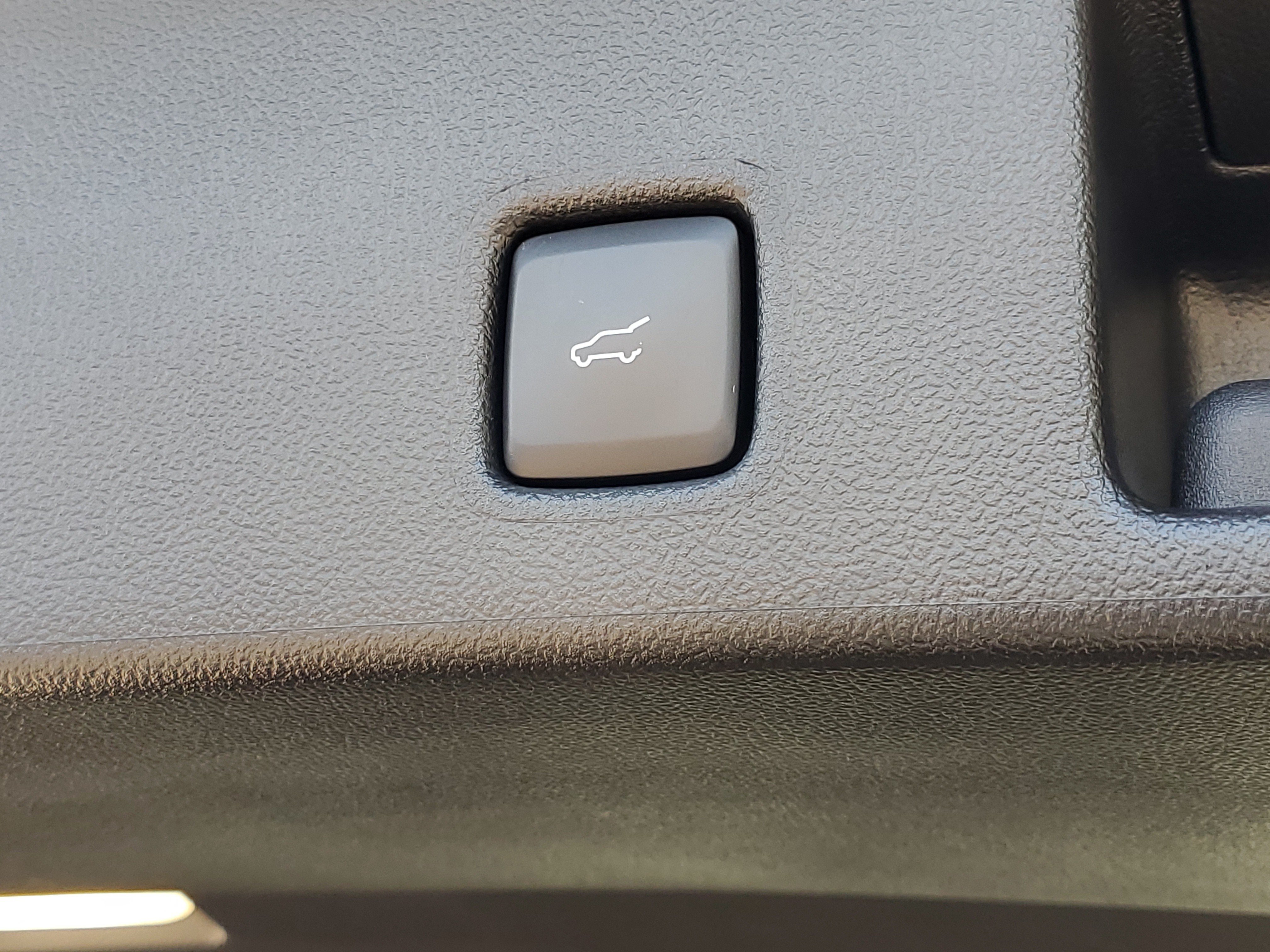 Certified 2023 Ford Escape Platinum w/ Premium Technology Package AWD/4WD image 11