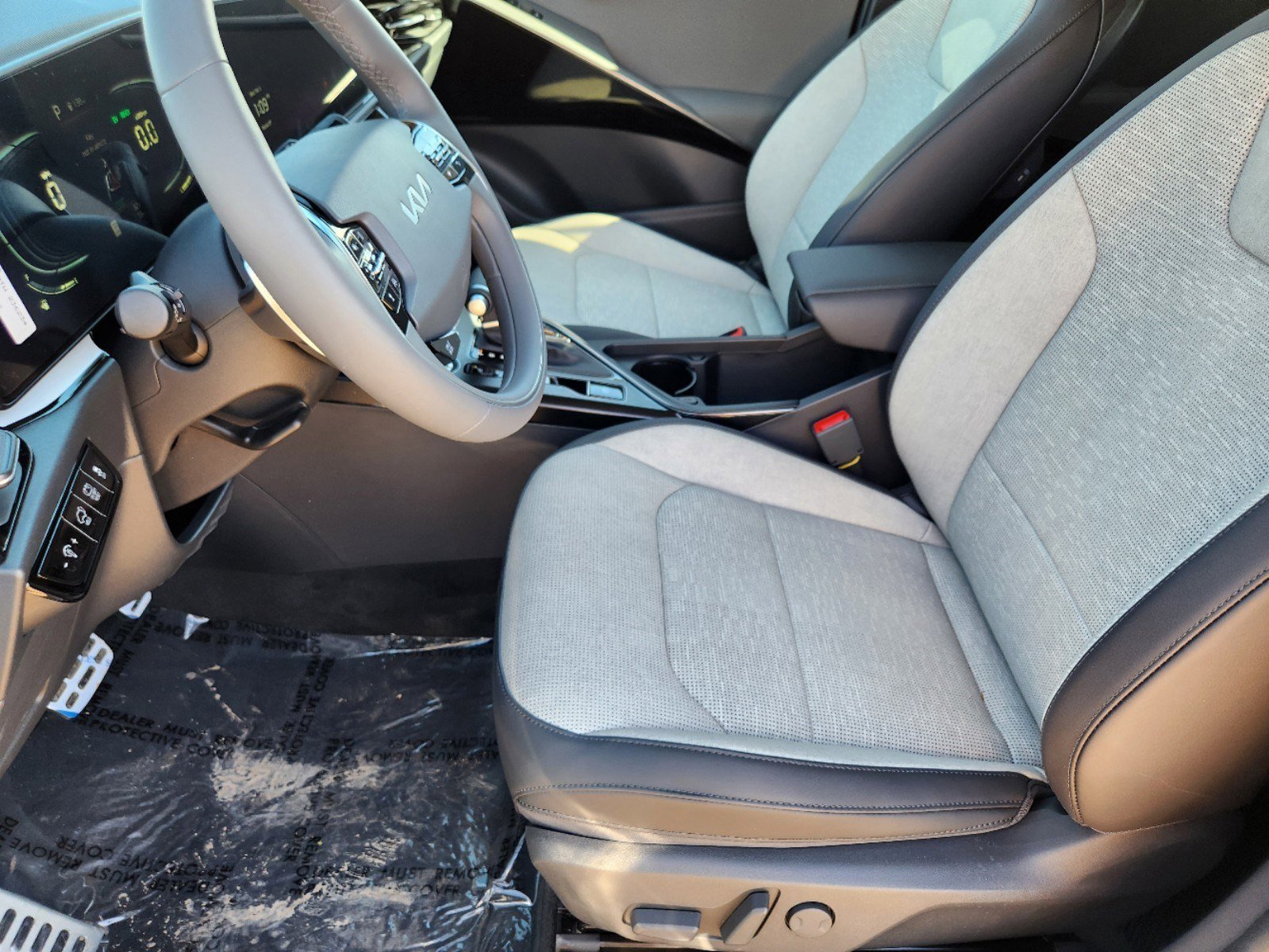 New 2025 Kia Niro SX Touring image 8