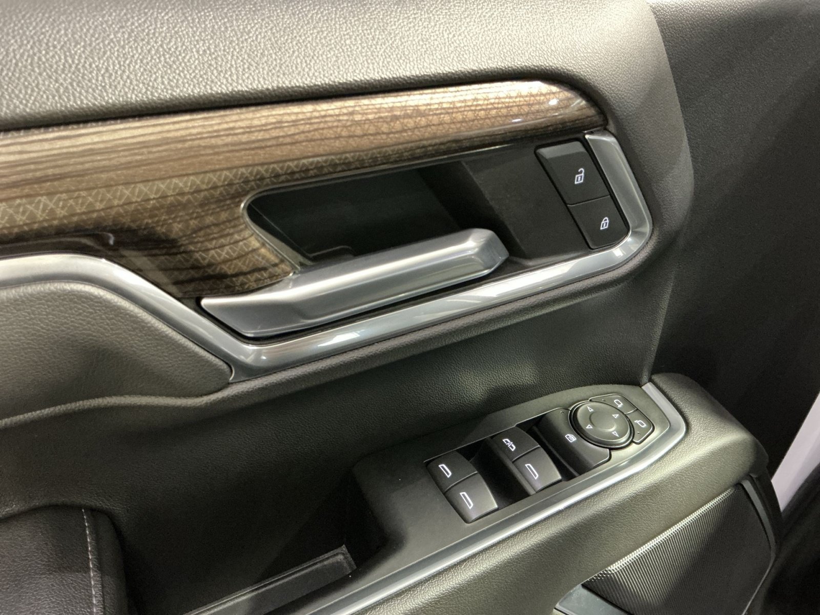 Used 2022 Chevrolet Silverado 1500 RST AWD/4WD image 16
