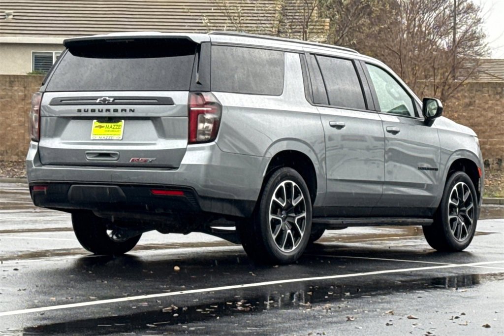 Used 2024 Chevrolet Suburban RST image 10