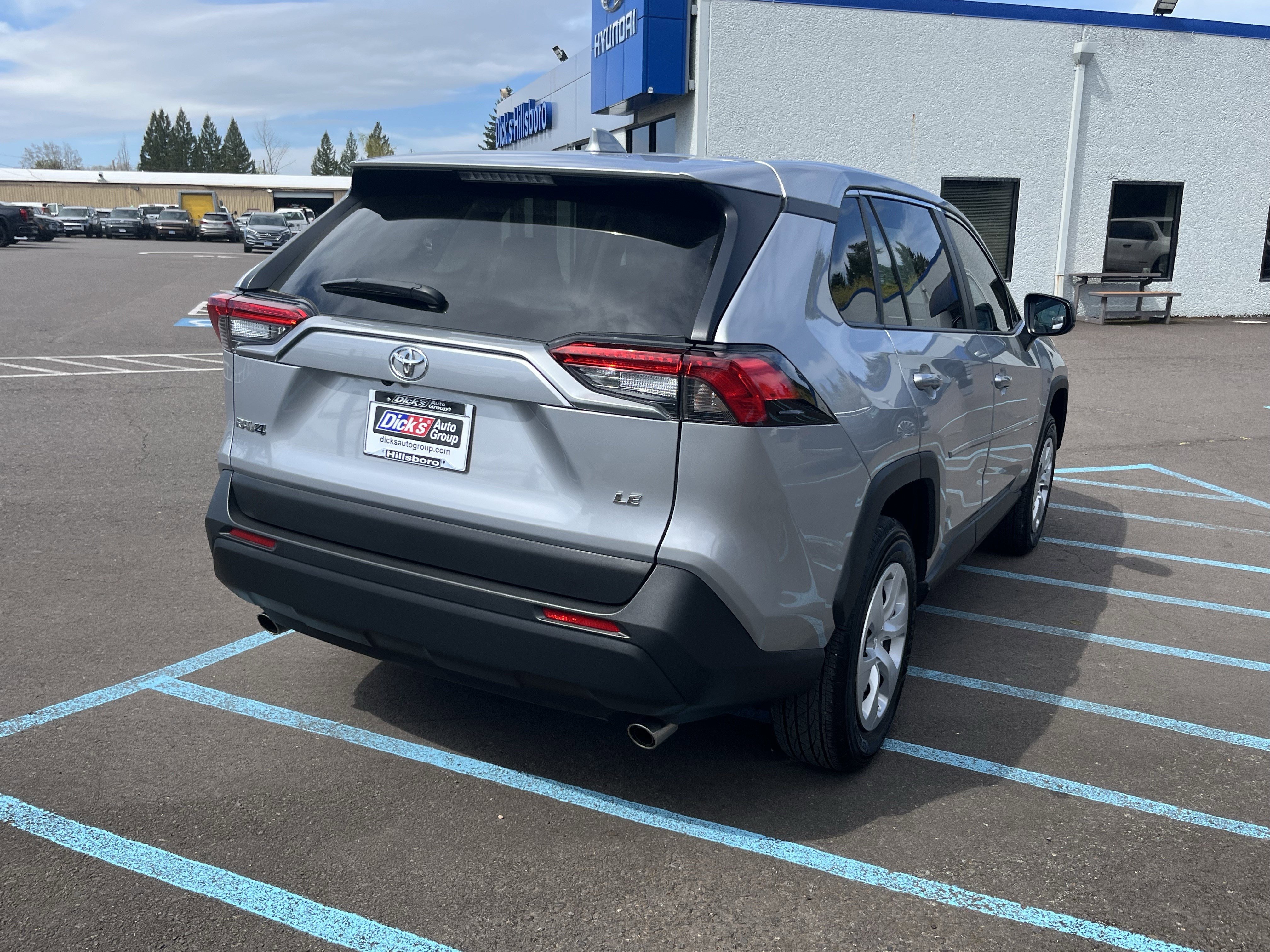 Used 2025 Toyota RAV4 LE image 5