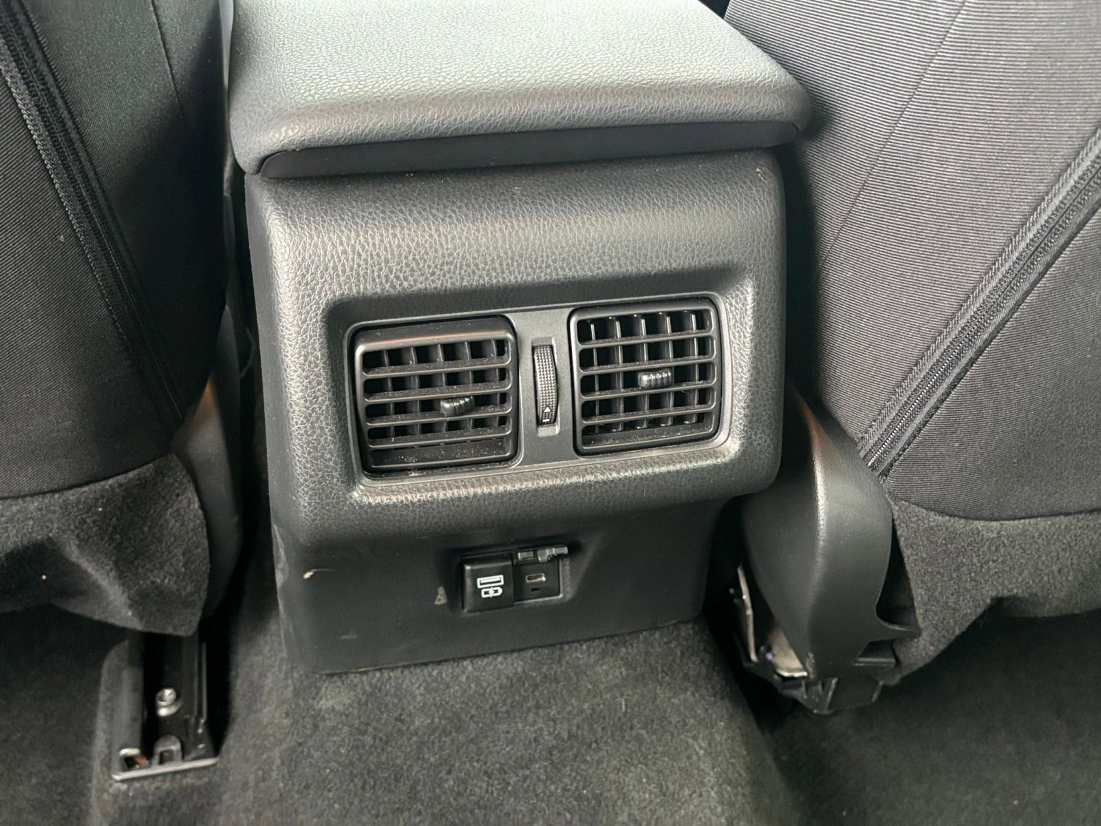 Used 2025 Toyota Camry LE image 23