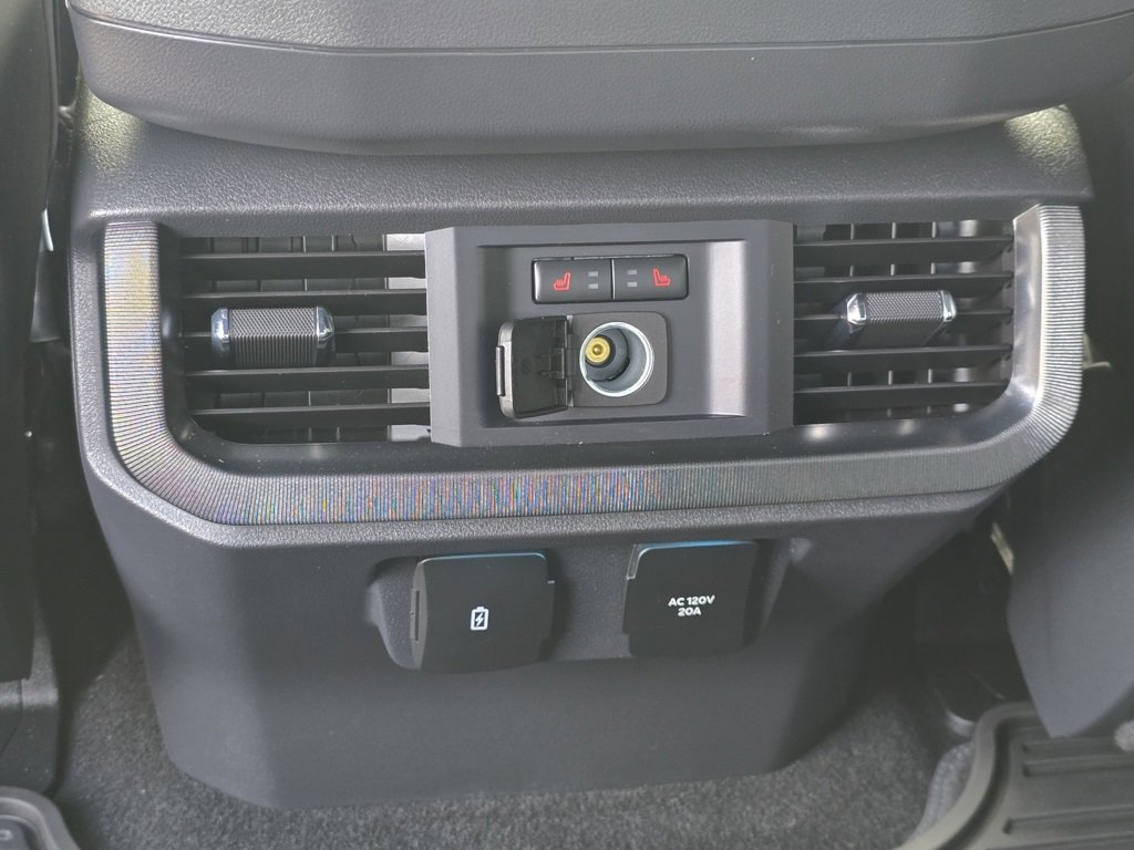 Used 2024 Ford F150 Platinum w/ FX4 Off-Road Package image 23