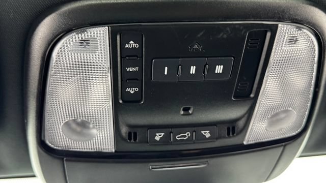 Used 2025 Dodge Durango R/T AWD/4WD image 31