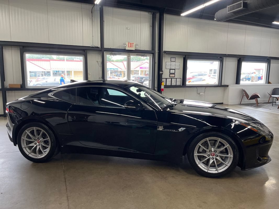 Used 2018 Jaguar F-TYPE Coupe RWD image 17