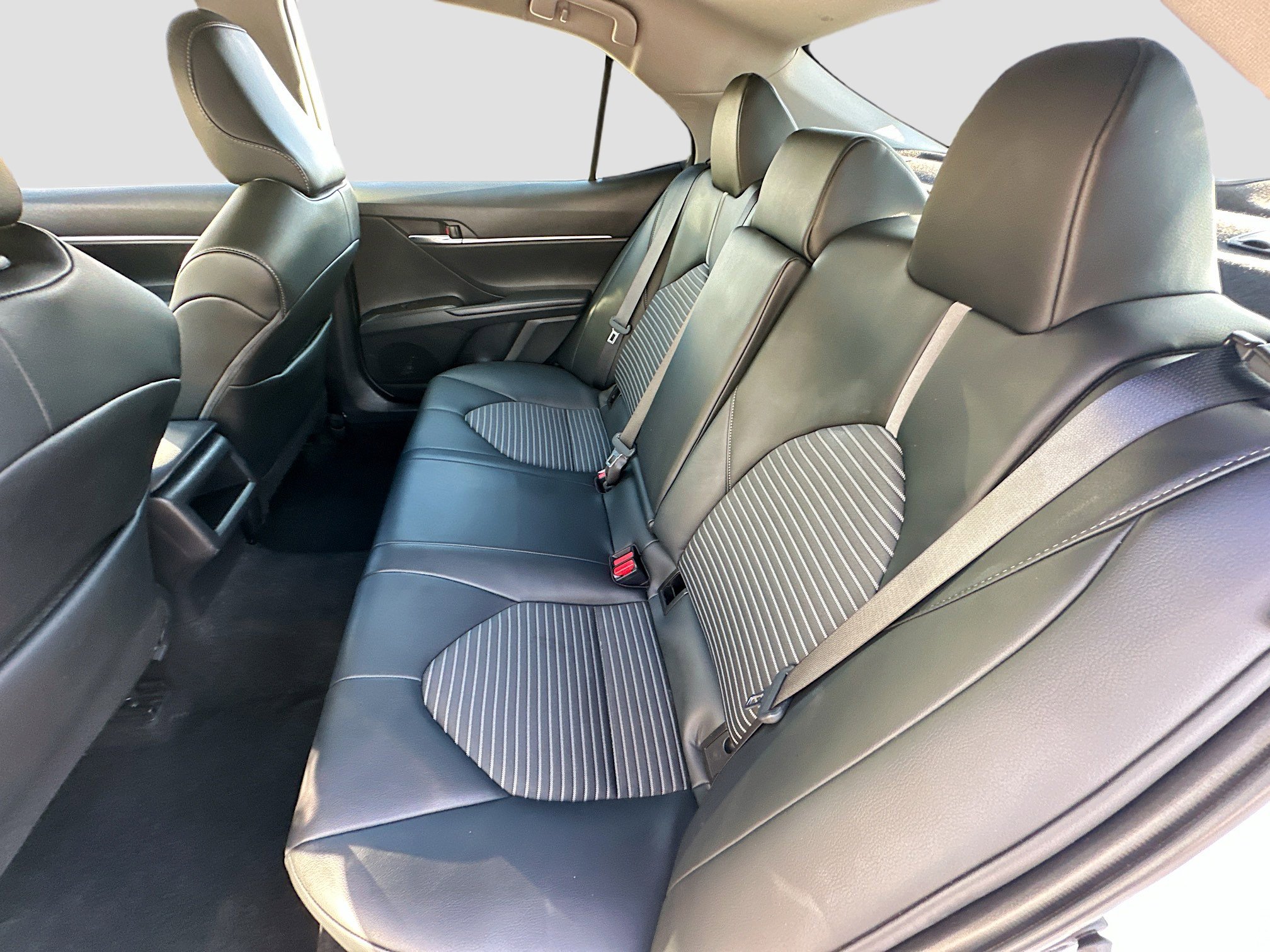 Used 2023 Toyota Camry SE image 23