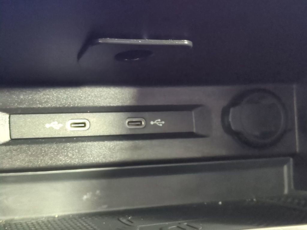 Used 2024 Volkswagen Tiguan SE R-Line image 27