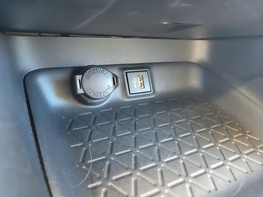 Used 2024 Toyota RAV4 LE FWD image 30