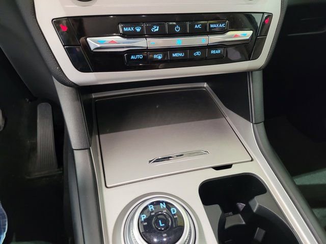 Used 2022 Ford Explorer XLT image 32