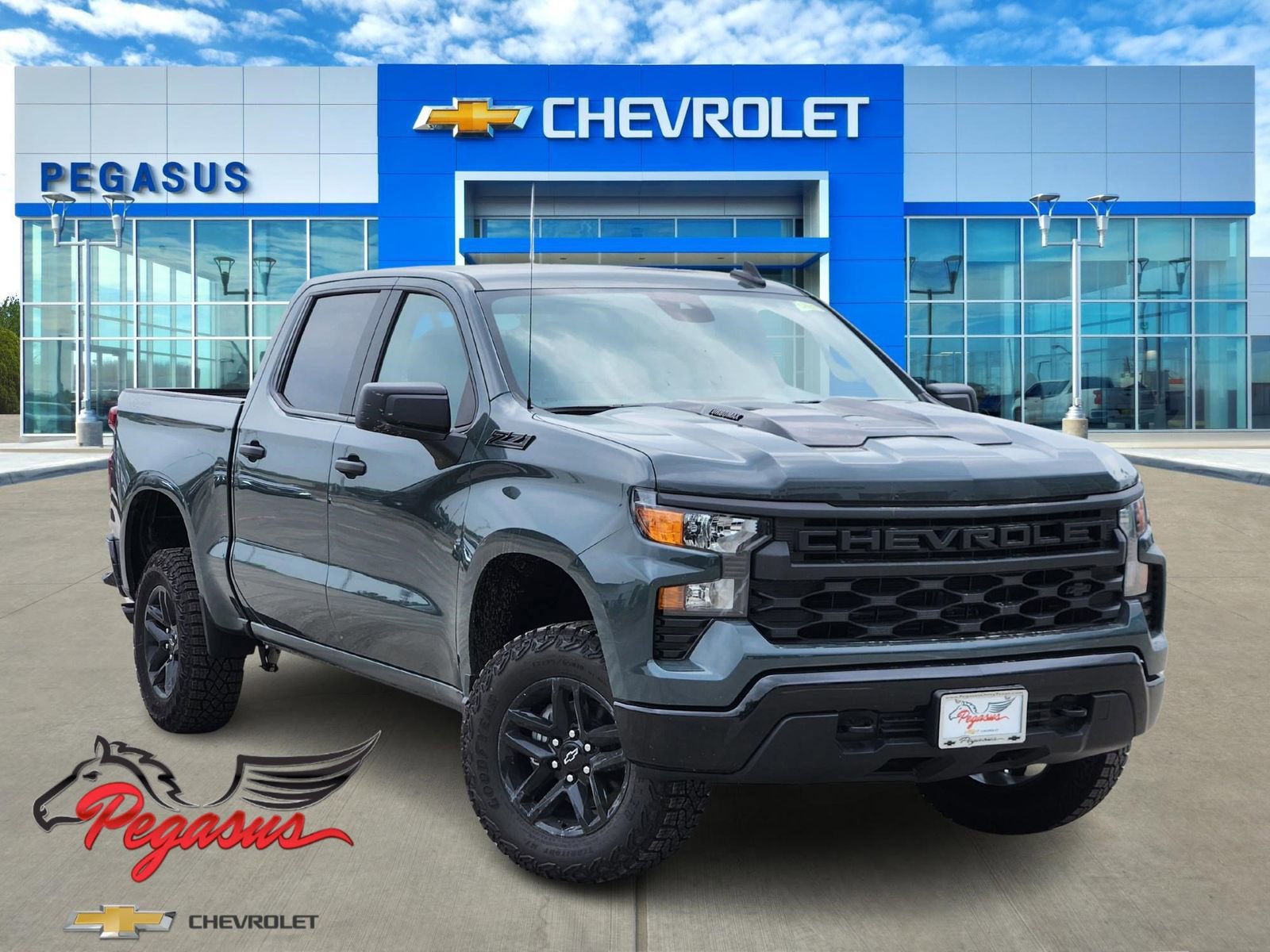 New 2025 Chevrolet Silverado 1500 Custom Trail Boss w/ Dark Appearance Package