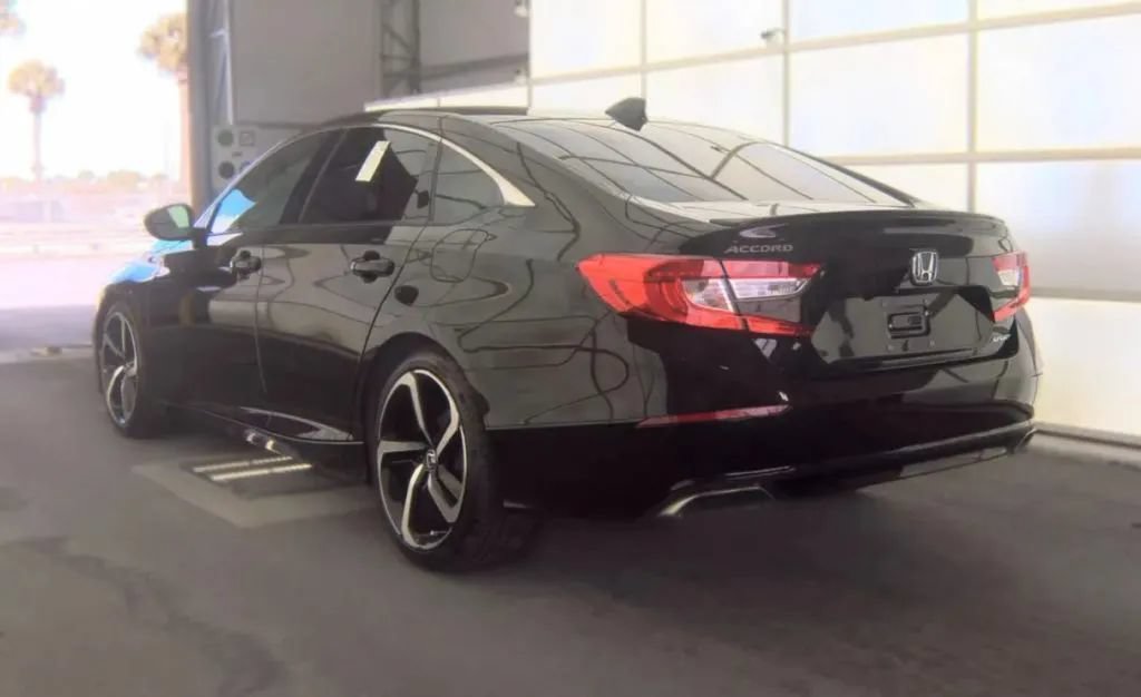 Used 2022 Honda Accord Sport image 4