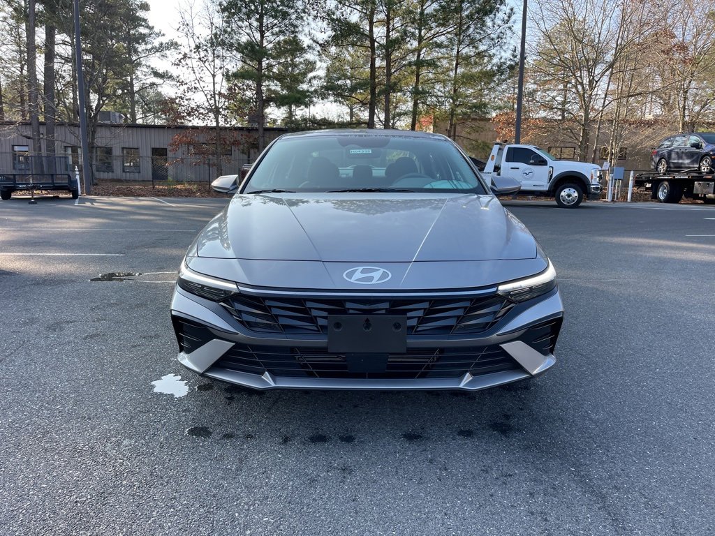 Certified 2025 Hyundai Elantra SEL w/ Cargo Package image 3