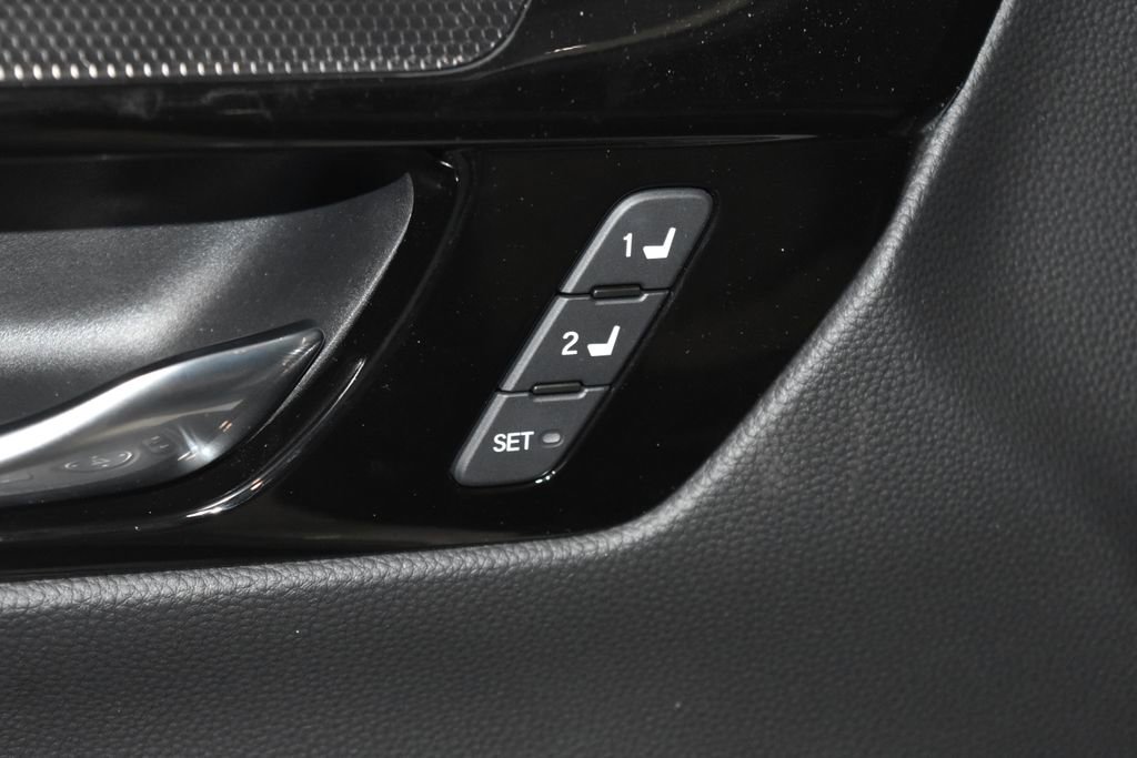 Used 2025 Honda CR-V Sport Touring image 5