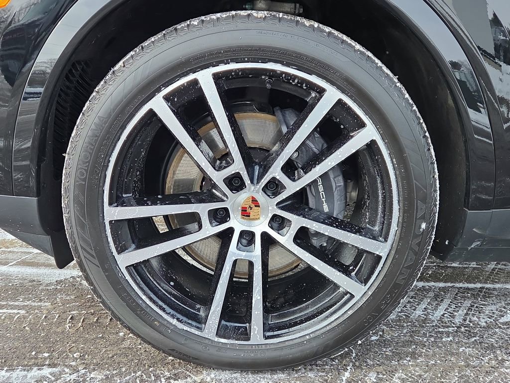 Certified 2025 Porsche Cayenne Coupe image 24