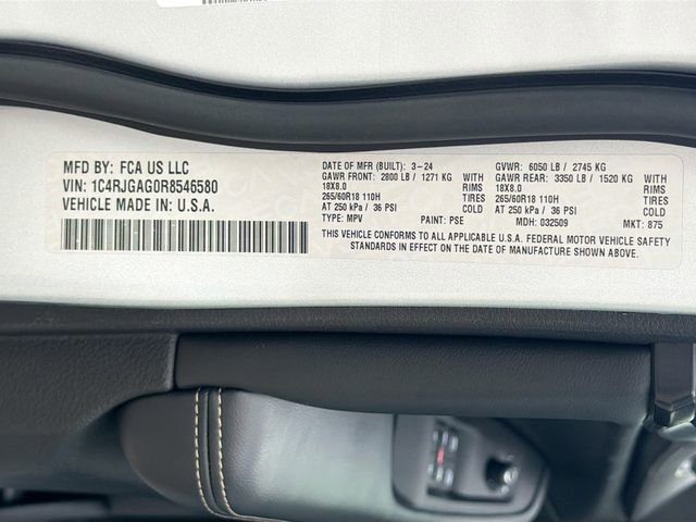 Used 2024 Jeep Grand Cherokee Altitude RWD image 42