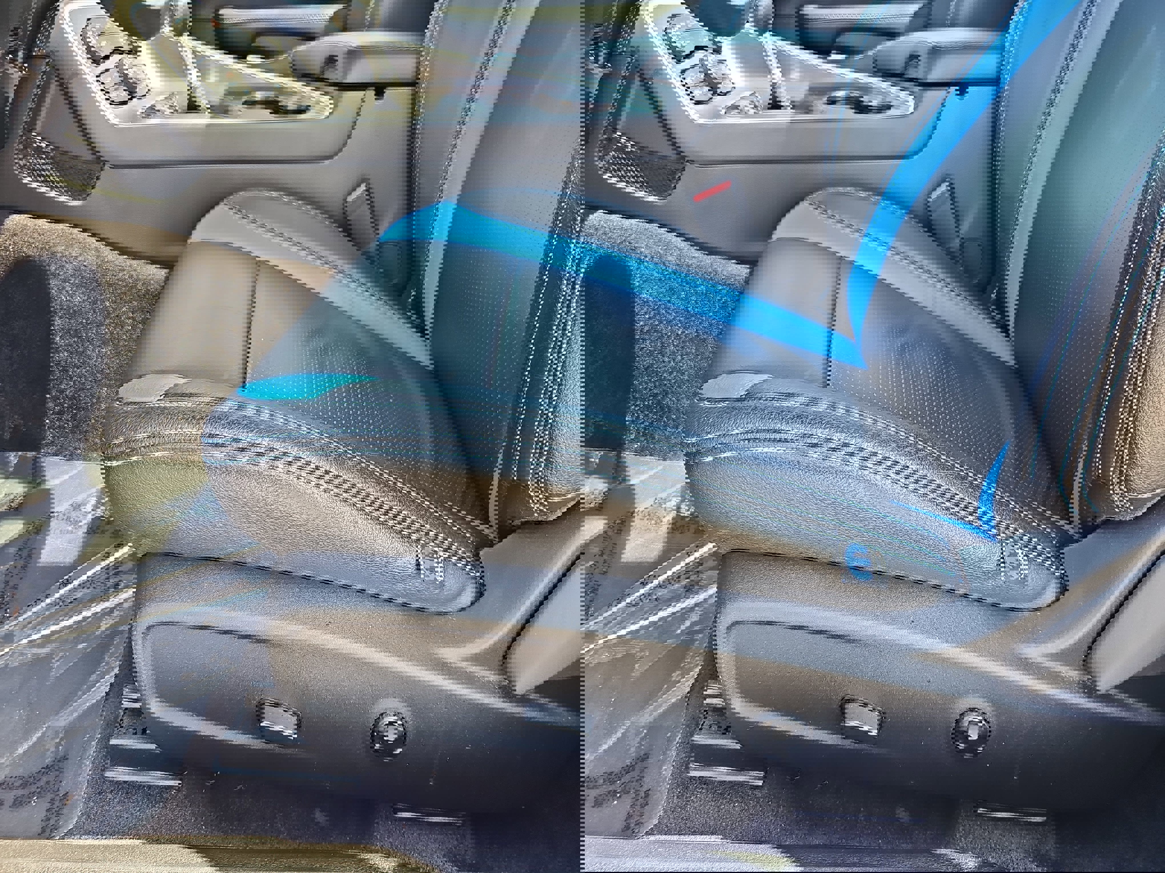 Used 2018 Dodge Challenger R/T w/ Blacktop Package RWD image 25