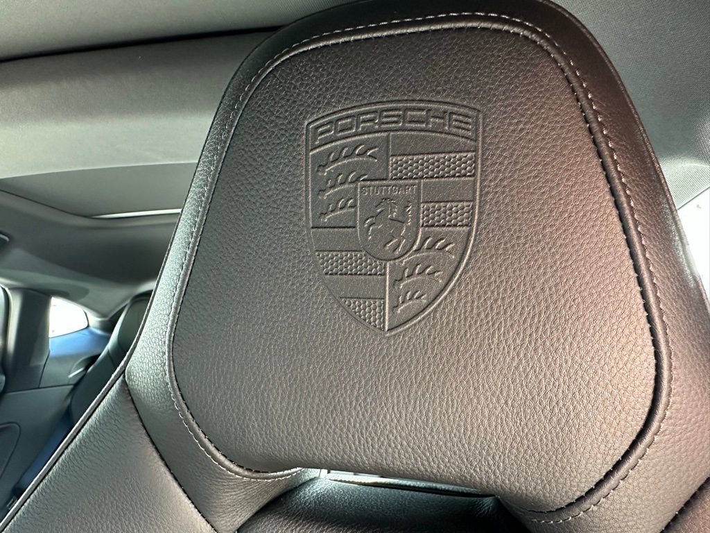 Used 2025 Porsche Panamera 4 image 15
