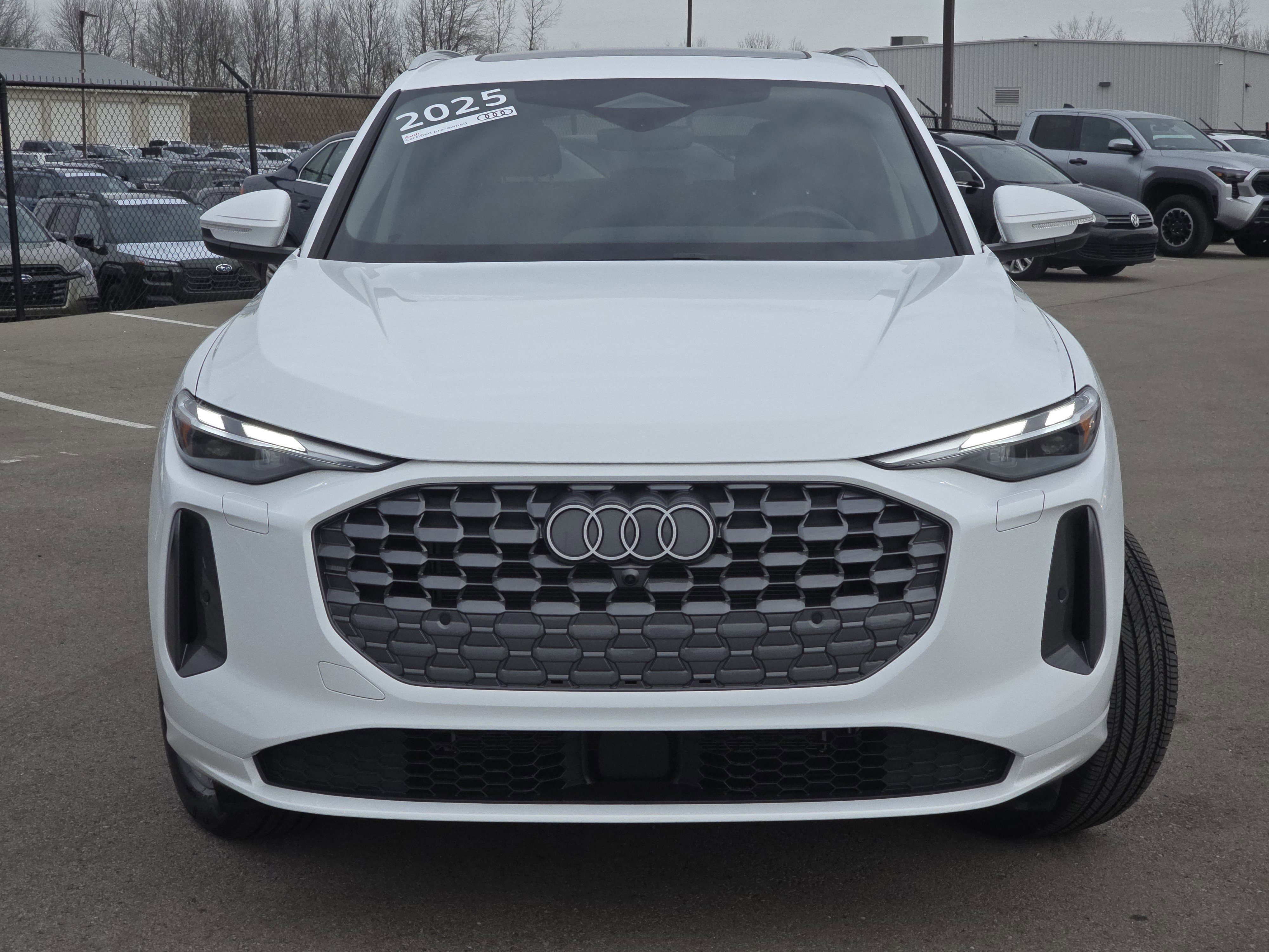 Certified 2025 Audi Q5 Premium w/ Convenience Package image 2