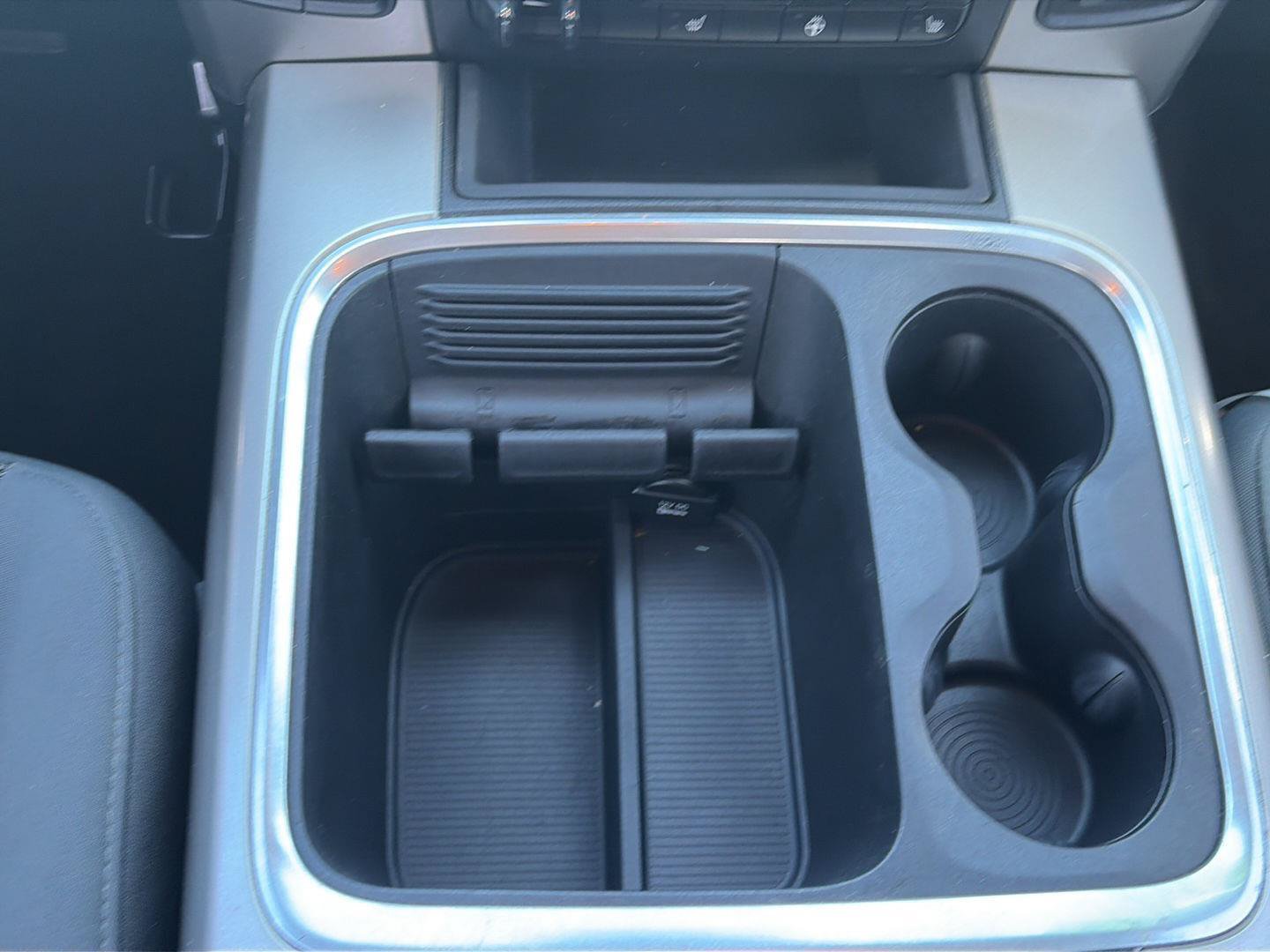 Used 2018 RAM 1500 SLT AWD/4WD image 14