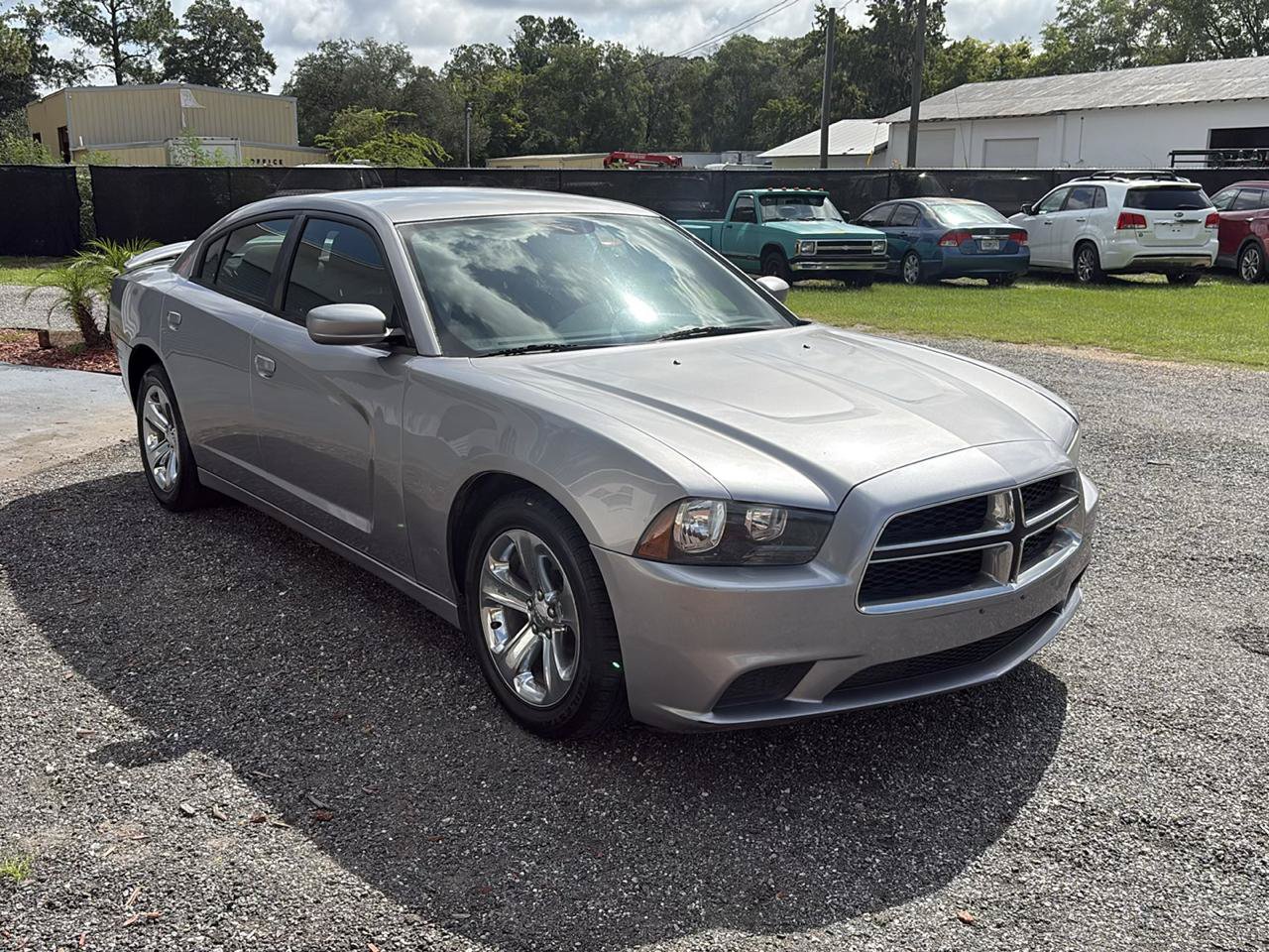 Used 2014 Dodge Charger SE w/ Sport Appearance Group RWD image 3
