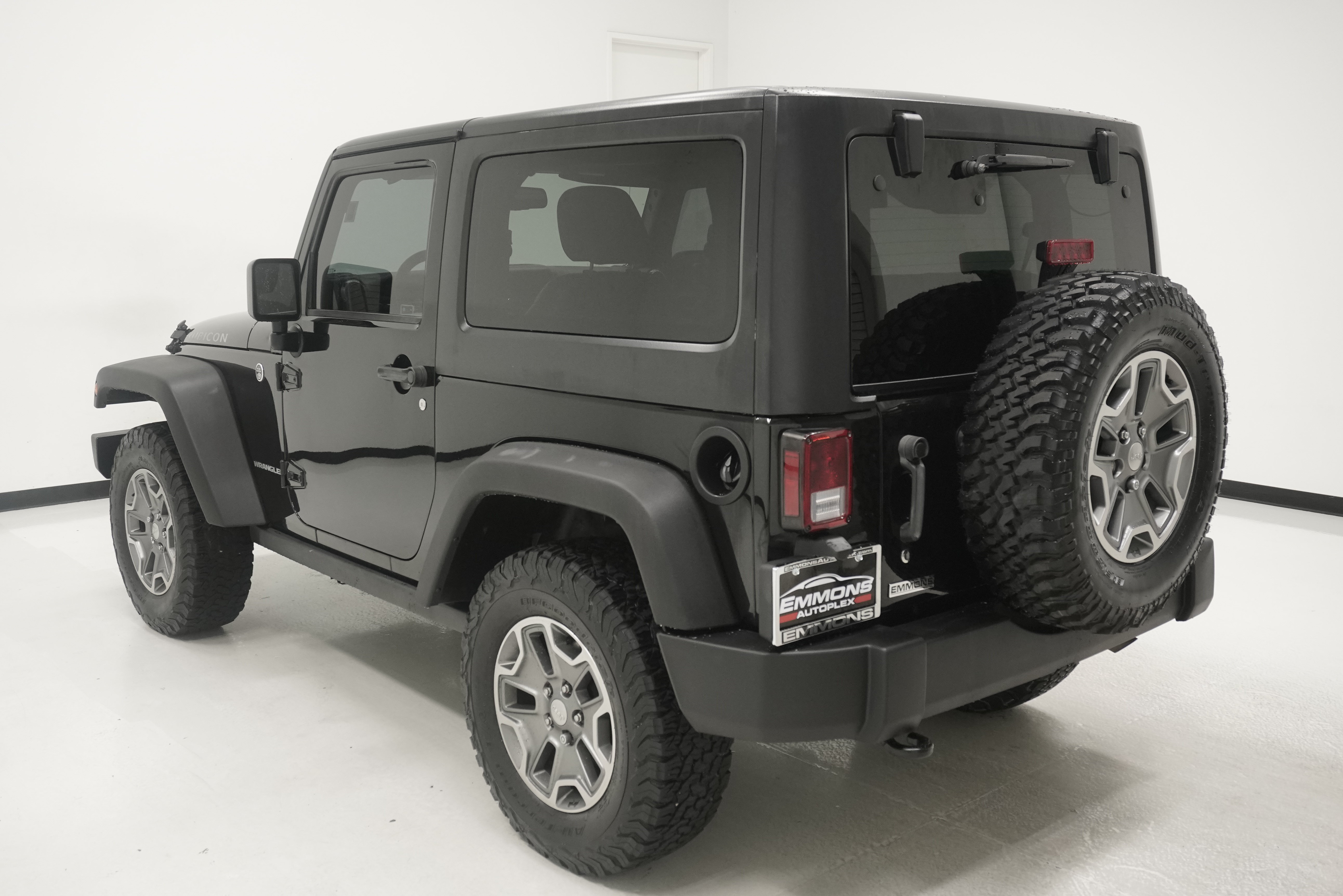 Used 2017 Jeep Wrangler Rubicon w/ Power Convenience Group AWD/4WD image 6