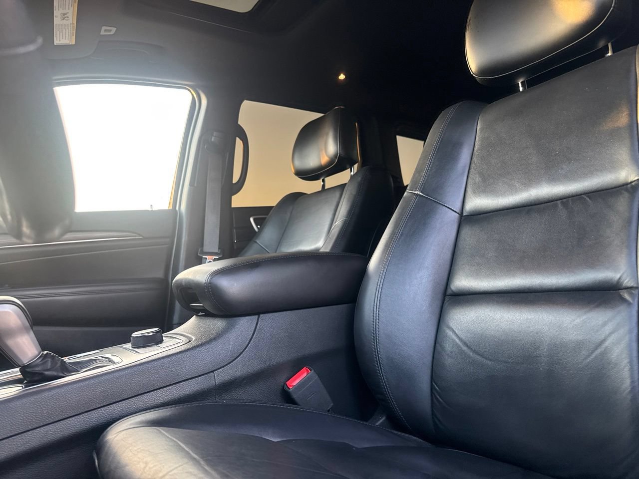 Used 2020 Jeep Grand Cherokee Limited AWD/4WD image 37