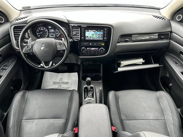 Used 2016 Mitsubishi Outlander GT AWD/4WD image 41