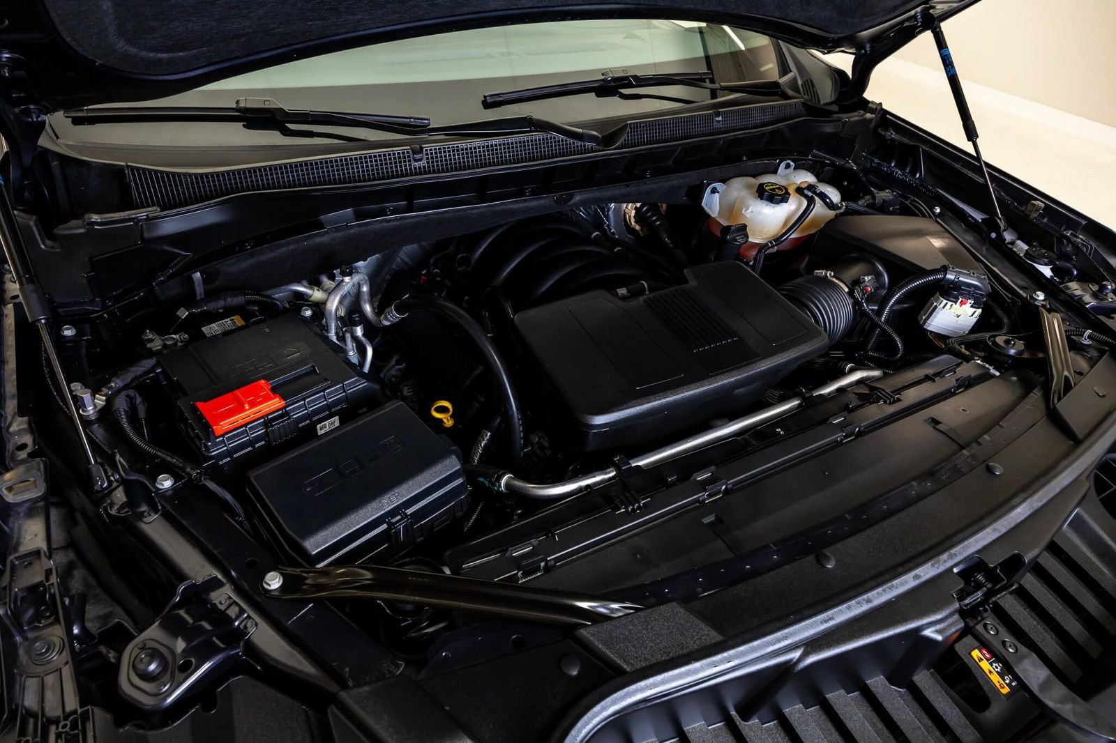 Used 2025 Chevrolet Suburban Premier AWD/4WD image 39