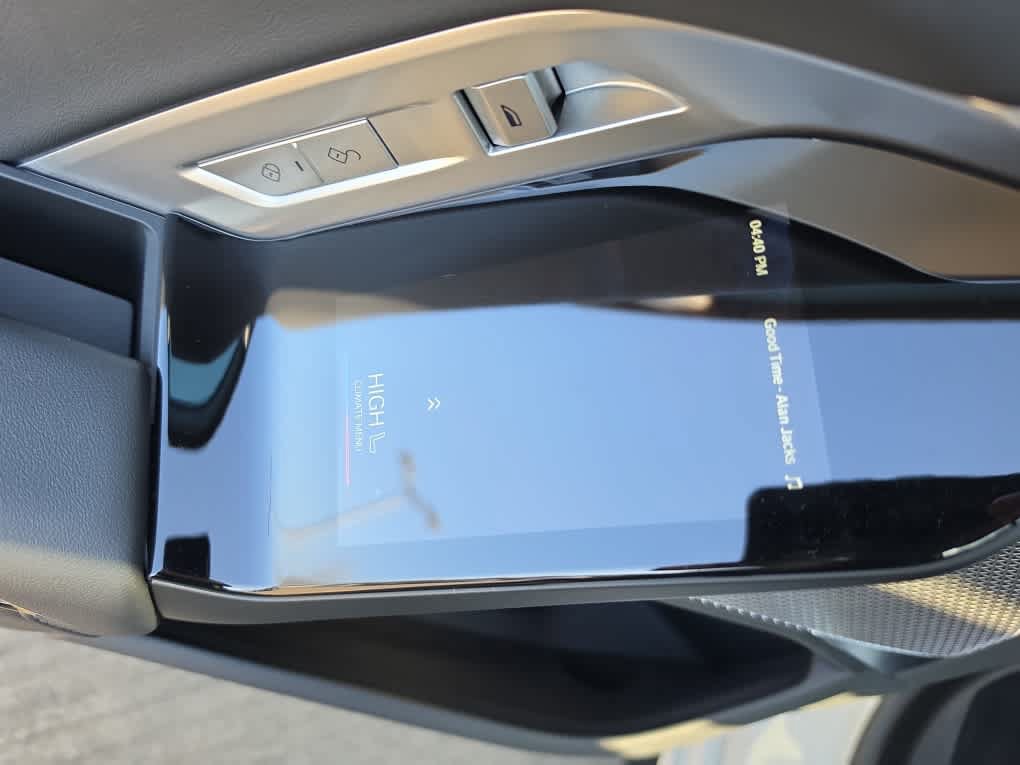 Used 2025 BMW 740i xDrive AWD/4WD image 28