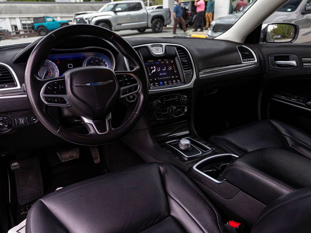 Used 2021 Chrysler 300 Touring L AWD/4WD image 17