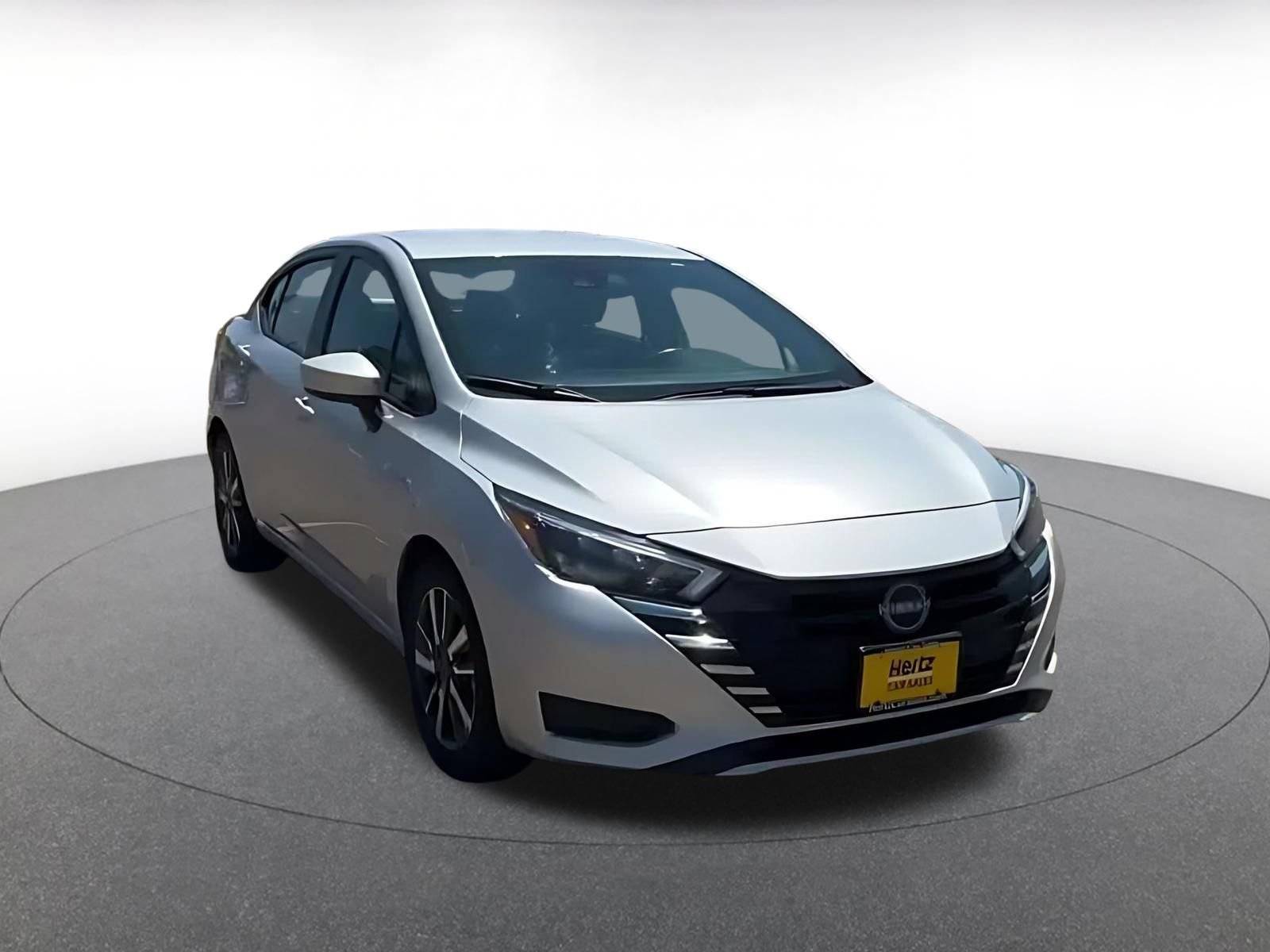 Used 2025 Nissan Versa SV FWD image 3