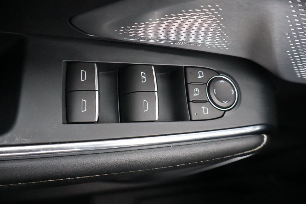 Used 2024 GMC Acadia Denali w/ Super Cruise Package AWD/4WD image 23