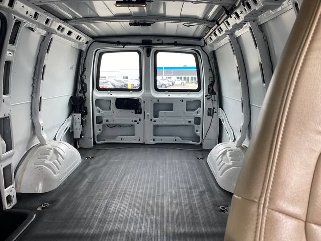 Used 2021 Chevrolet Express 2500 w/ Driver Convenience Package RWD image 17