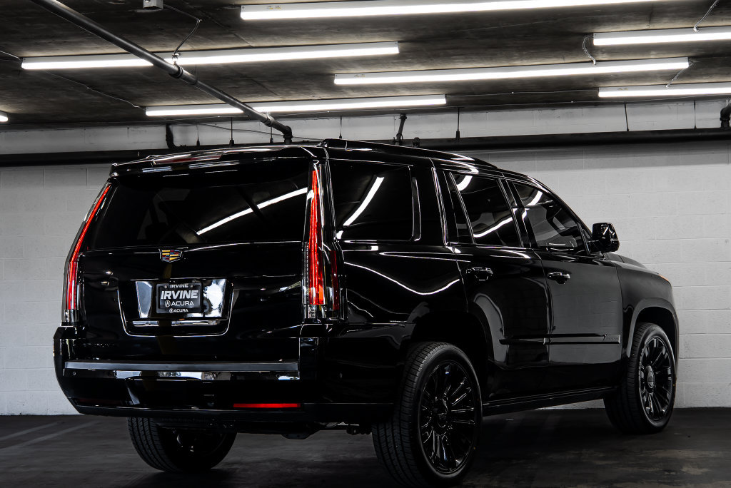 Used 2020 Cadillac Escalade Platinum RWD image 5