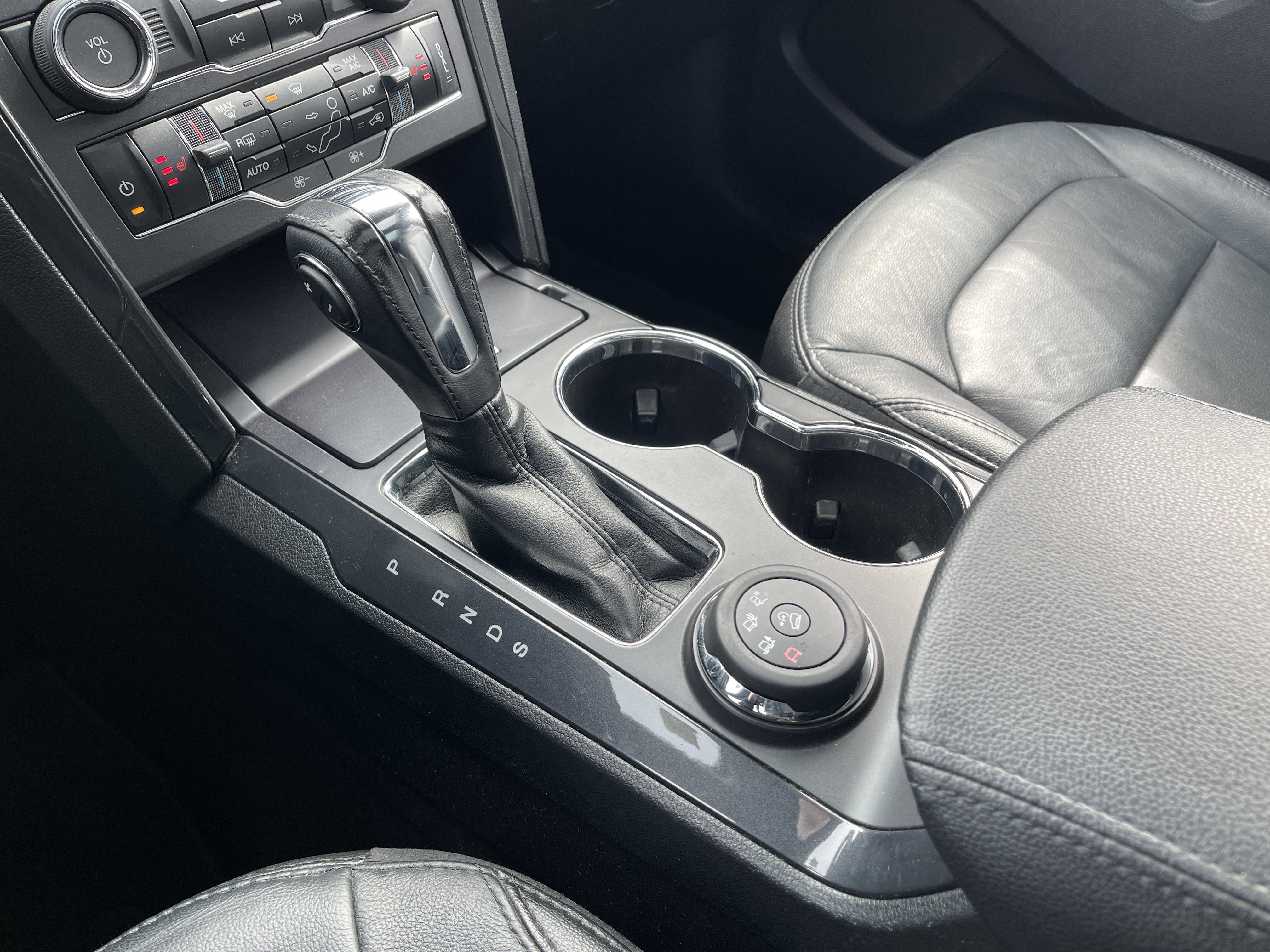 Used 2018 Ford Explorer XLT w/ Equipment Group 202A image 25