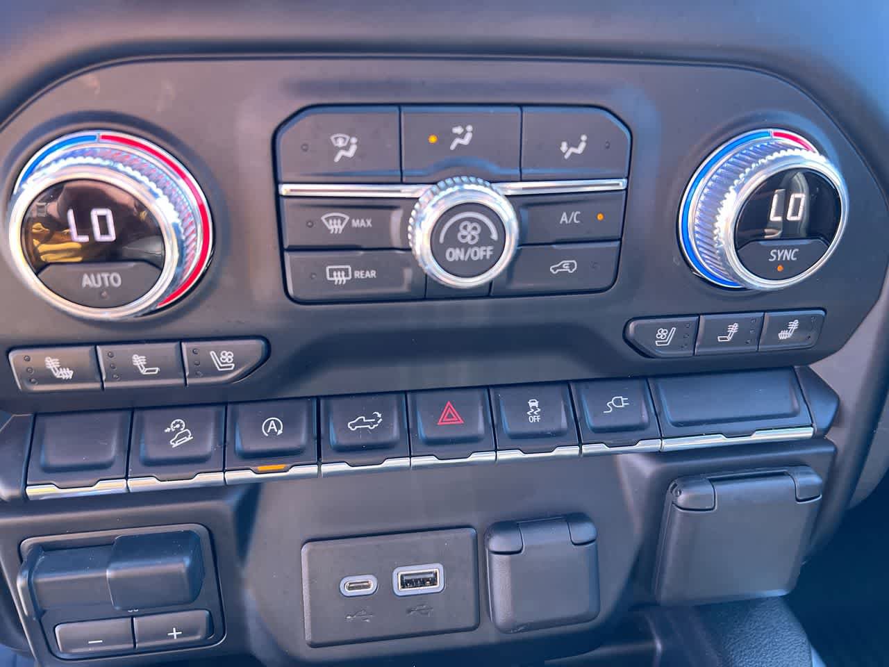 Used 2020 GMC Sierra 1500 AT4 w/ AT4 Preferred Package AWD/4WD image 19