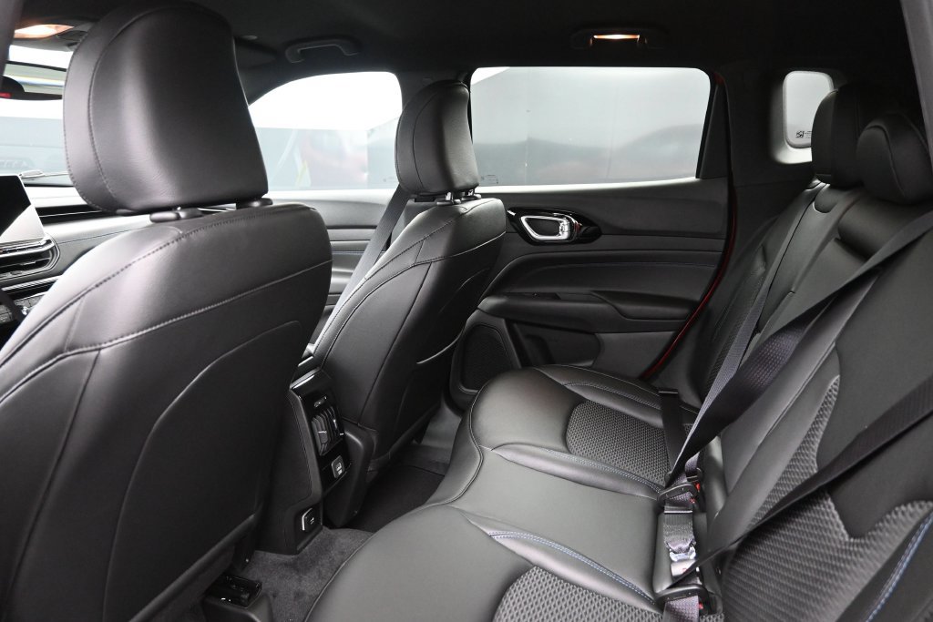 New 2026 Jeep Compass Latitude AWD/4WD image 21
