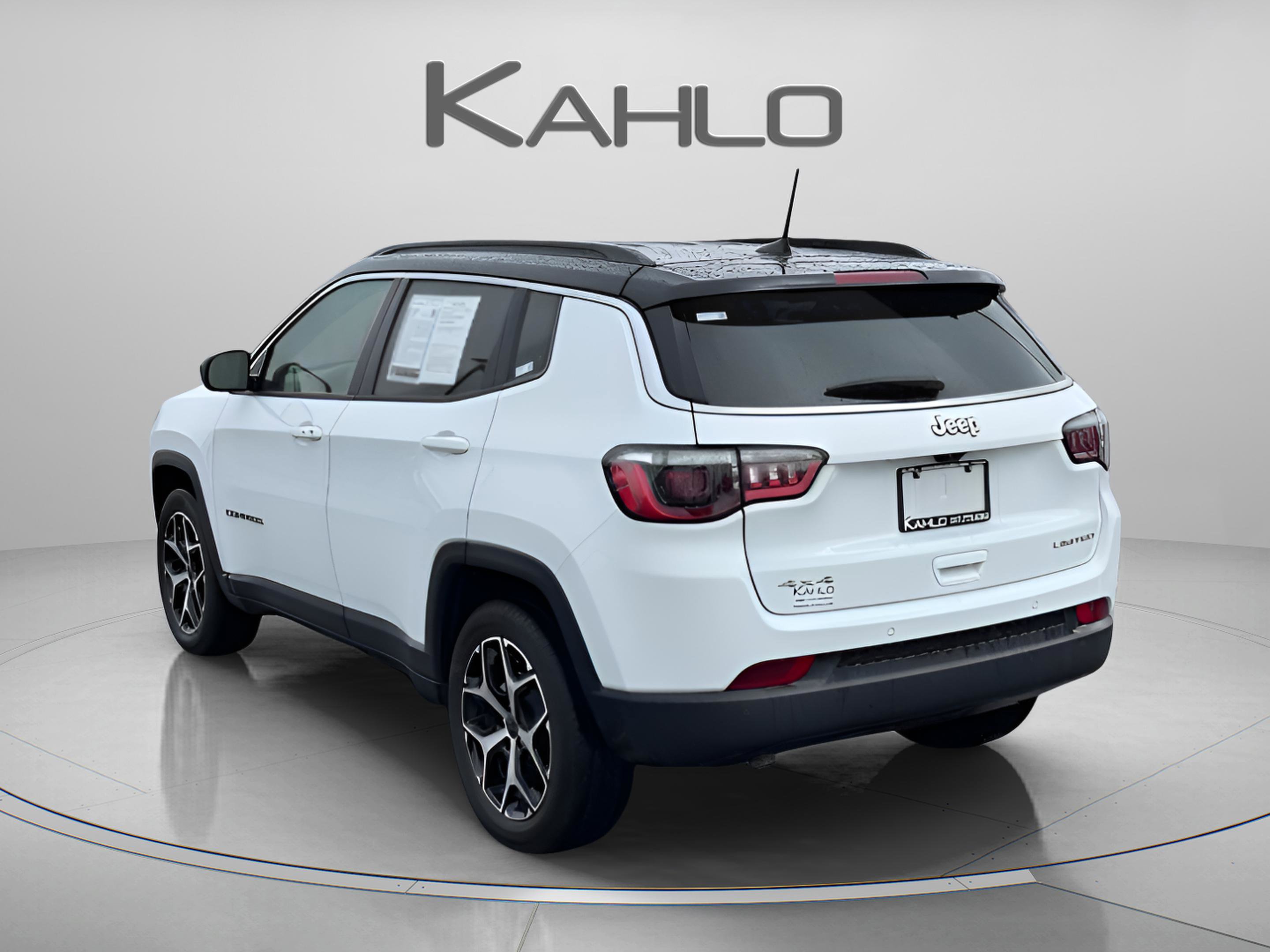 Used 2025 Jeep Compass Limited image 3