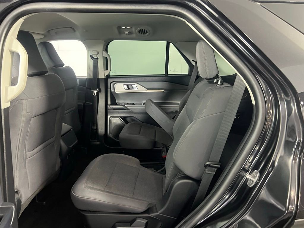 Used 2025 Ford Explorer Active image 25