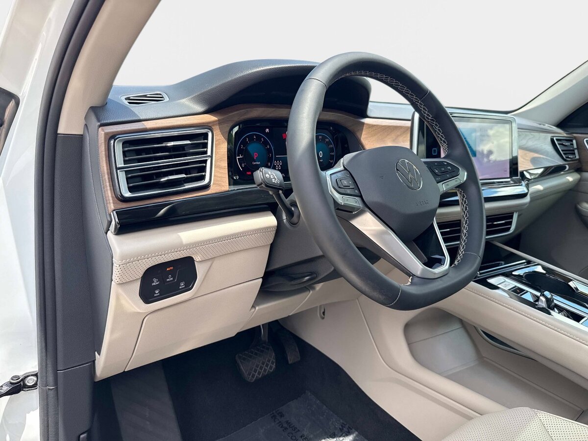 Used 2024 Volkswagen Atlas SE FWD image 21