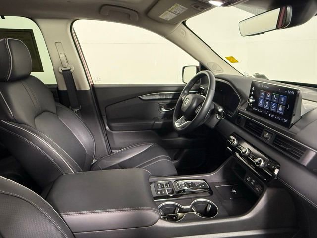 Used 2025 Honda Pilot Elite image 52