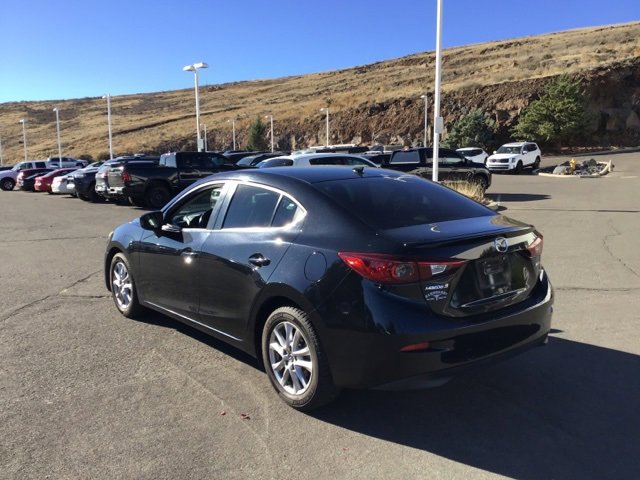 Used 2016 MAZDA MAZDA3 i Touring w/ Popular Equipment Package image 10